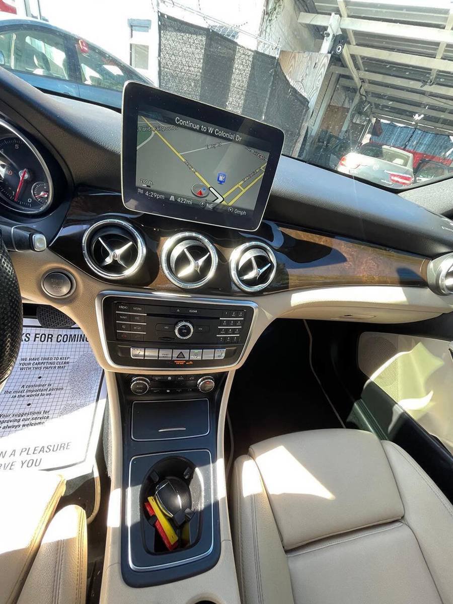 Used 2019 Mercedes-Benz CLA 250 w/ Premium Package image 10