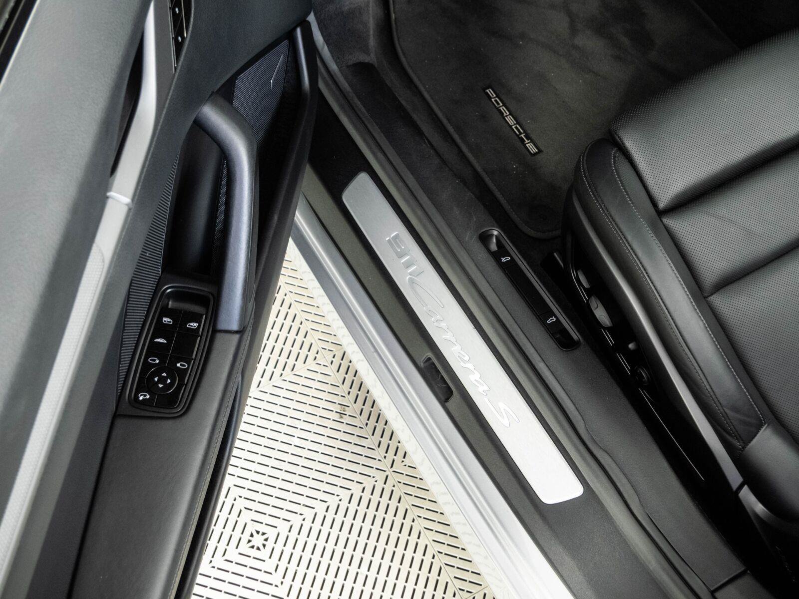 Certified 2020 Porsche 911 Carrera S RWD image 8