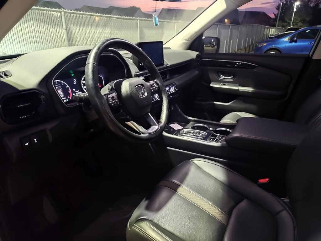 Used 2023 Honda Pilot Touring image 8