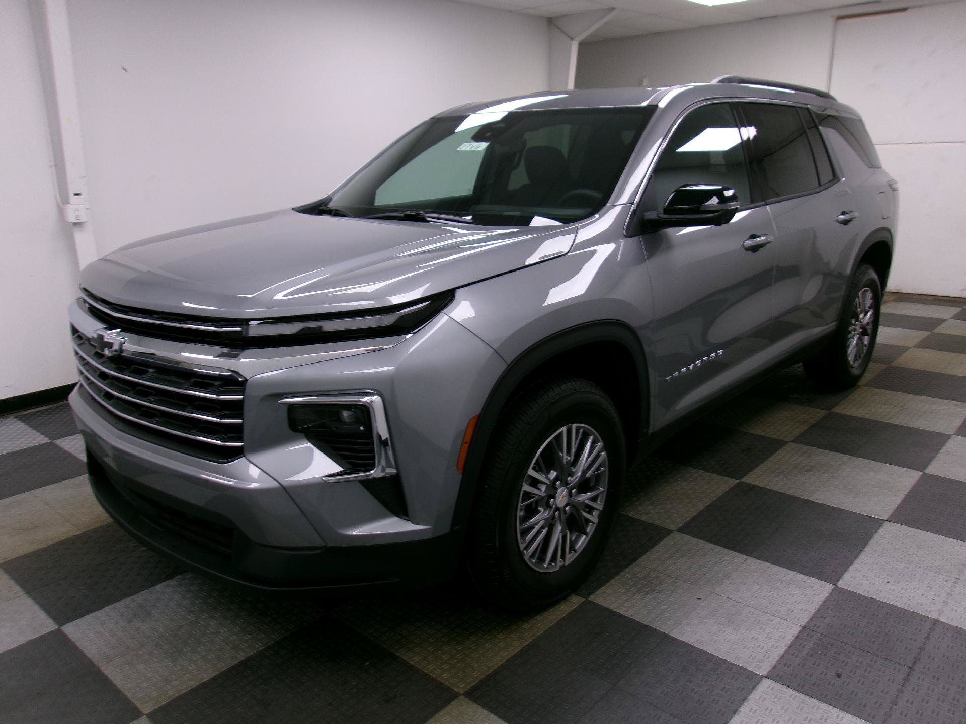 New 2027 Chevrolet Traverse LT w/ Driver Confidence Package FWD image 1