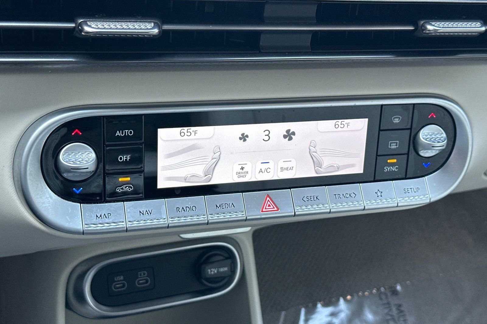 Used 2023 Genesis GV60 Advanced image 26