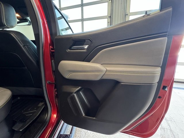 Used 2025 Chevrolet Colorado ZR2 w/ Technology Package image 12