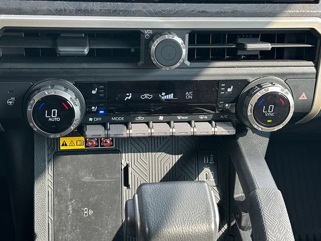 Used 2024 Toyota Tacoma Limited AWD/4WD image 26