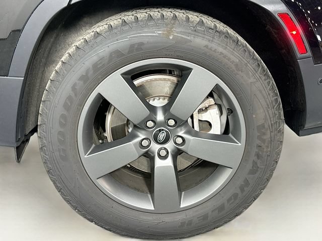Used 2025 Land Rover Defender 130 S AWD/4WD image 30