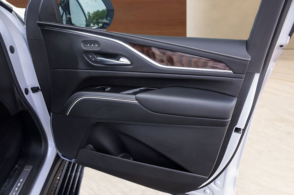 Used 2023 Cadillac Escalade Sport Platinum w/ LPO, ONYX Package image 31