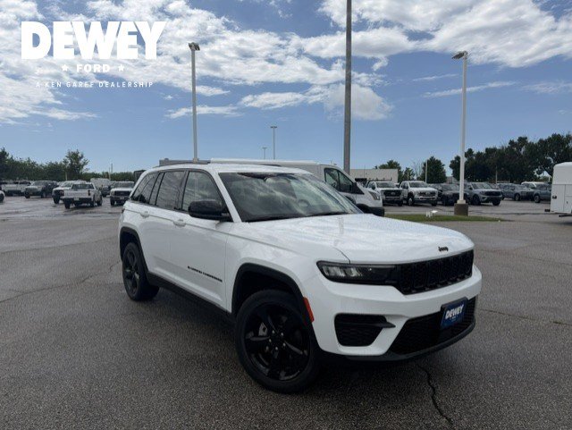 Used 2022 Jeep Grand Cherokee Altitude AWD/4WD image 1
