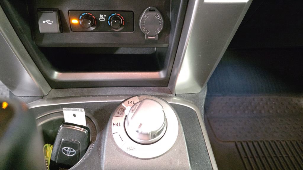 Used 2022 Toyota 4Runner Limited image 27