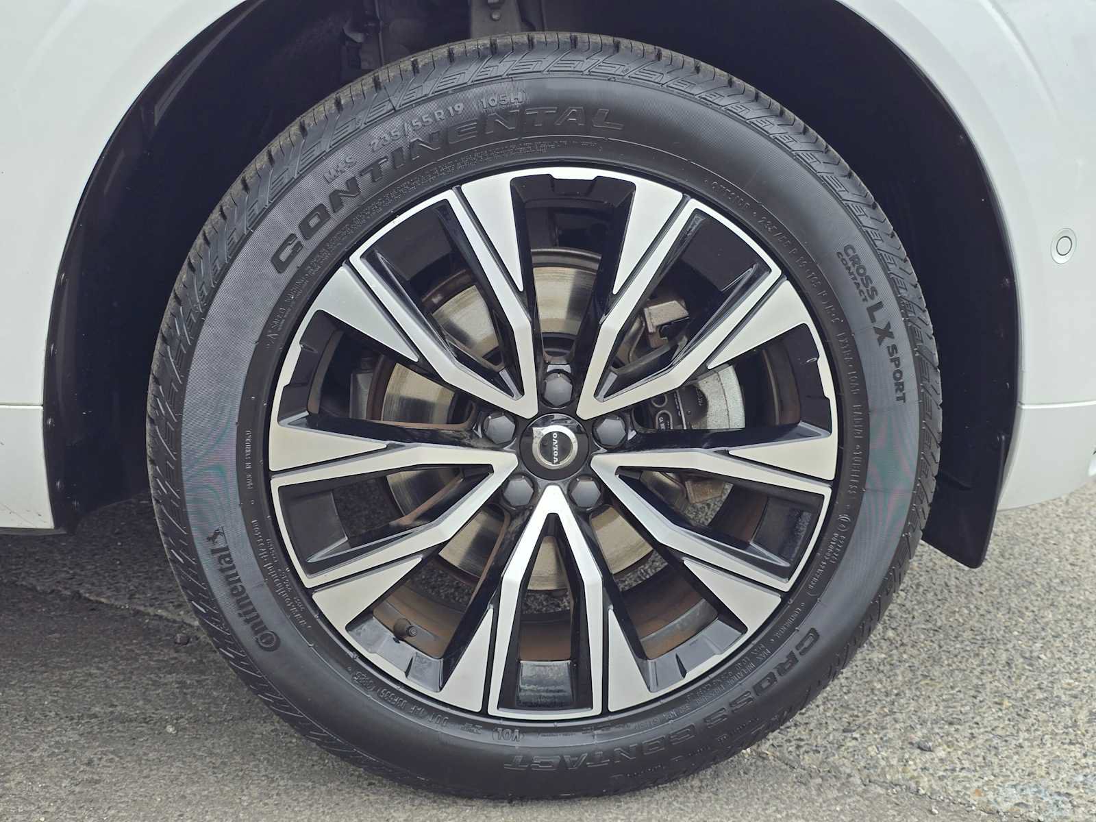 Used 2023 Volvo XC60 B5 Plus w/ Climate Package AWD/4WD image 9