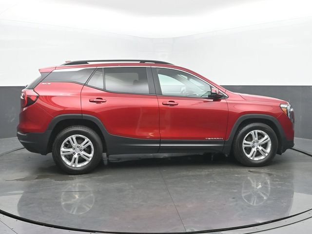 Used 2022 GMC Terrain SLE w/ Driver Convenience Package FWD image 6