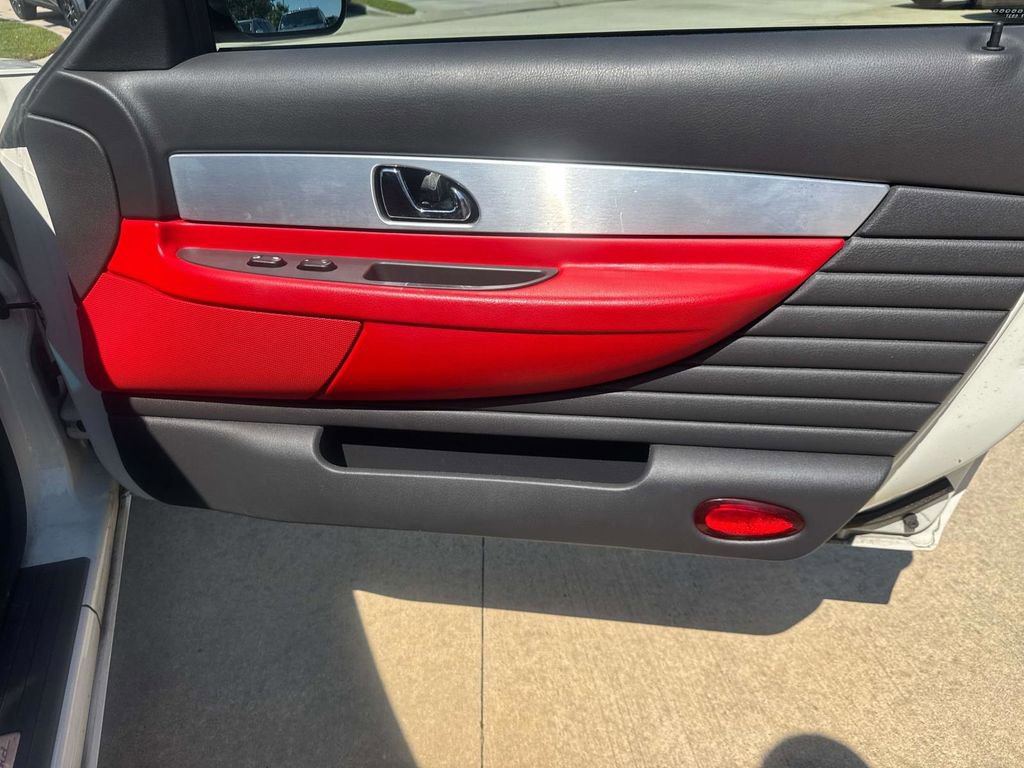 Used 2002 Ford Thunderbird RWD image 12