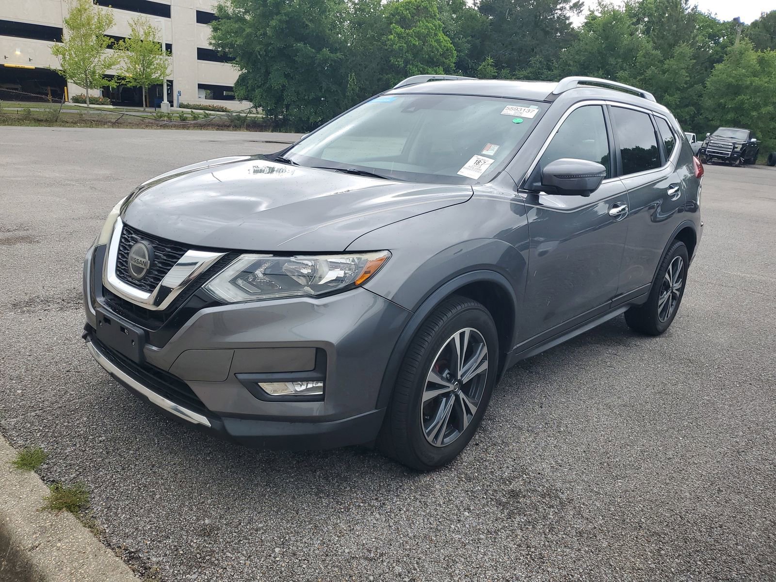 Used 2019 Nissan Rogue SV w/ Premium Package AWD/4WD image 2