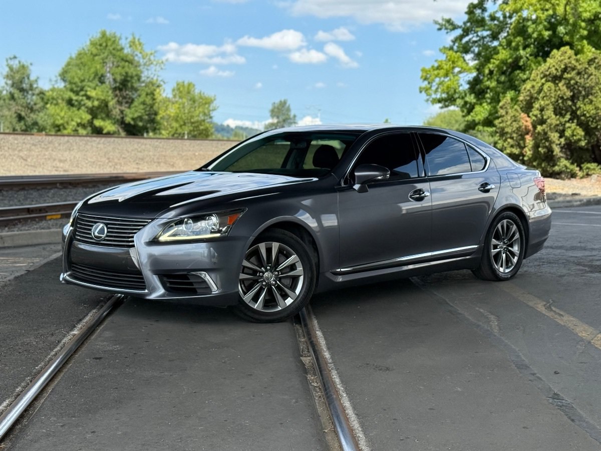 Used 2013 Lexus LS 460 w/ Comfort Pkg RWD image 7