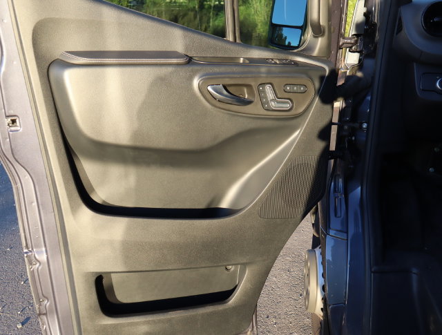 Used 2021 Mercedes-Benz Sprinter 3500 image 42