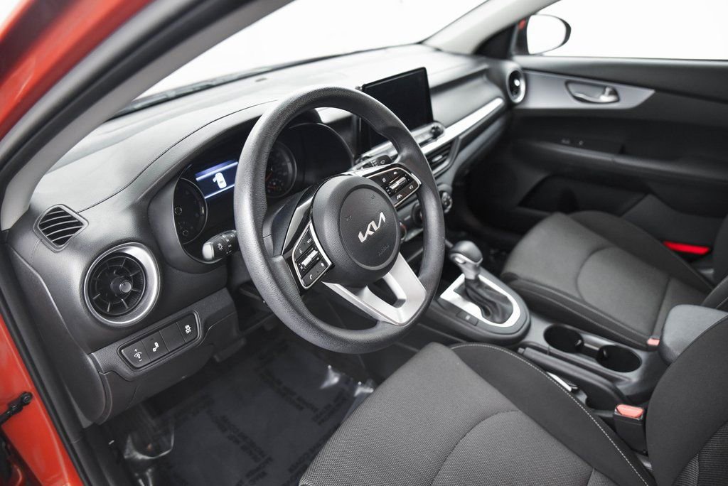 Used 2023 Kia Forte LXS w/ LXS Technology Package image 17