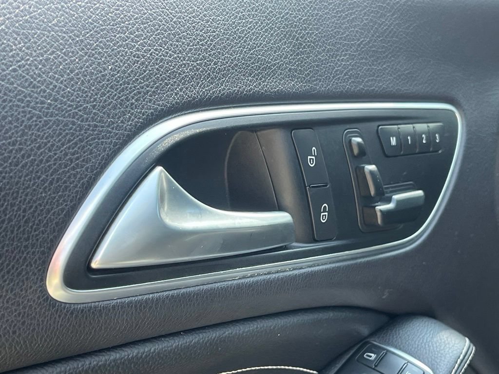 Used 2014 Mercedes-Benz CLA 250 image 21