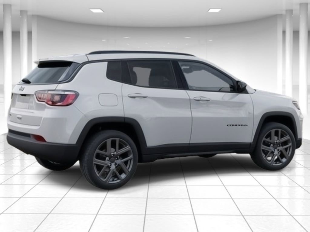 New 2026 Jeep Compass Latitude image 4