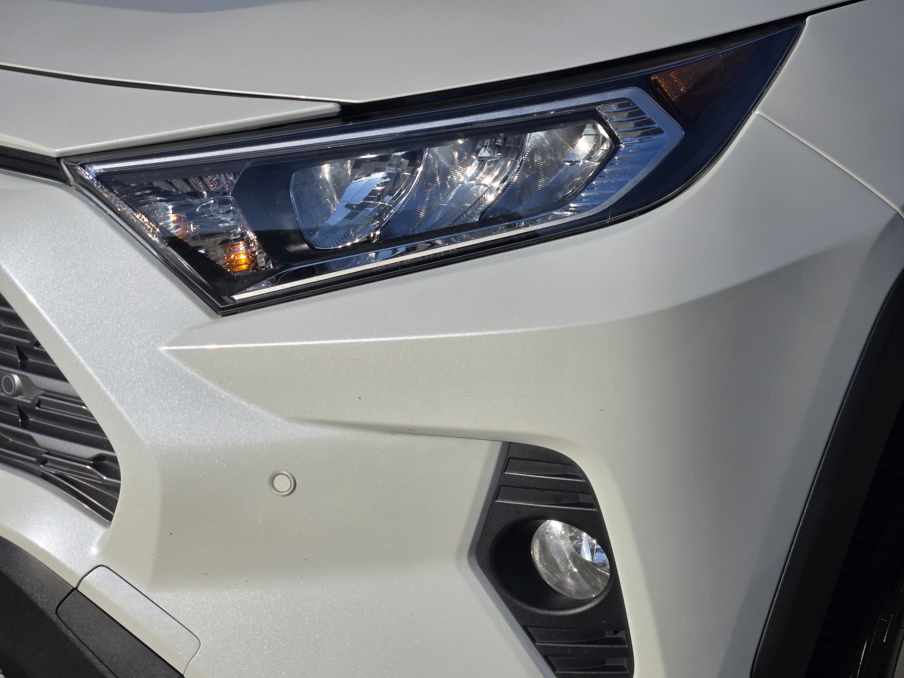 Used 2019 Toyota RAV4 Limited w/ Advanced Technology Package AWD/4WD image 30