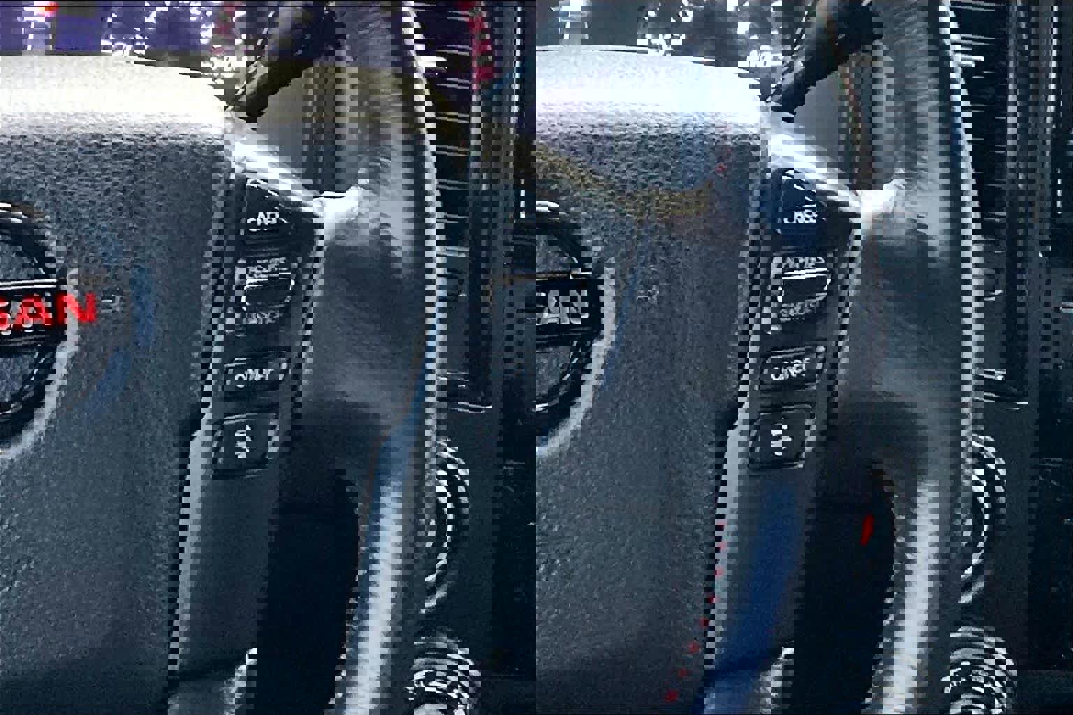 Used 2021 Nissan Titan PRO-4X w/ Pro-4x Convenience Package image 26