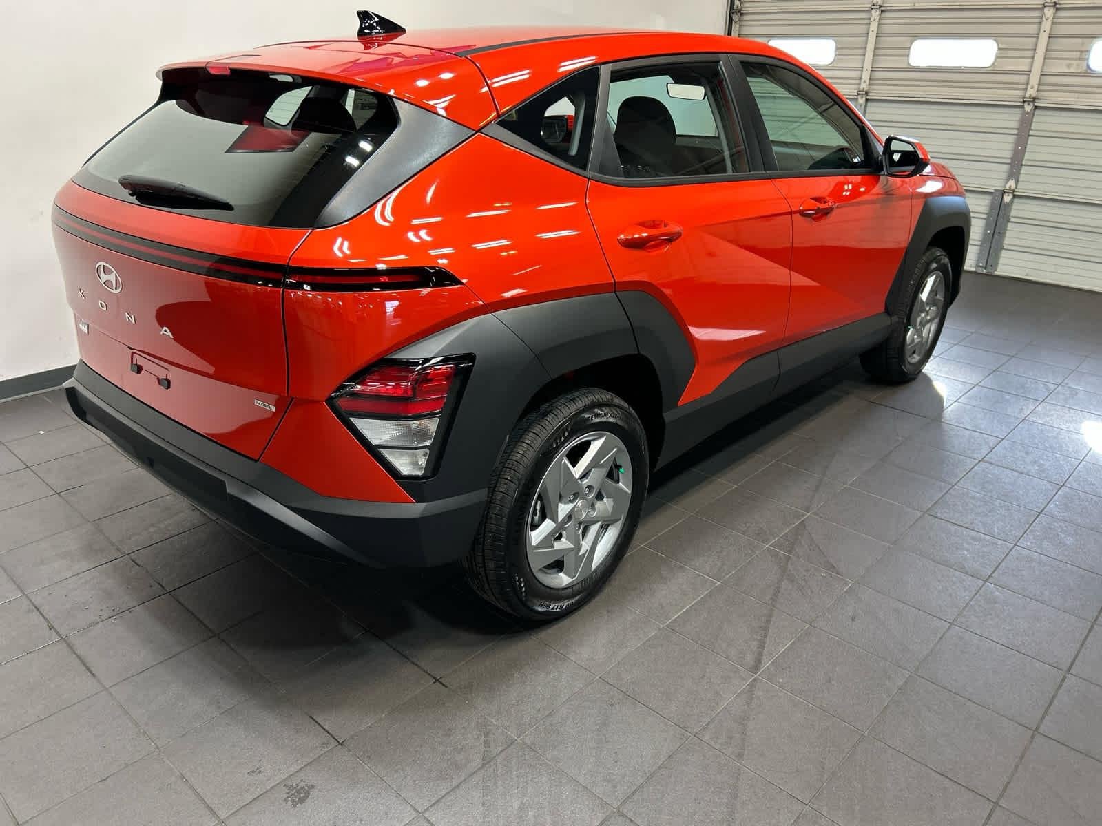 New 2027 Hyundai Kona SE AWD/4WD image 3