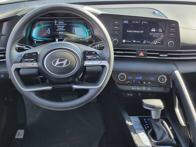 Certified 2026 Hyundai Elantra Hybrid FWD image 6