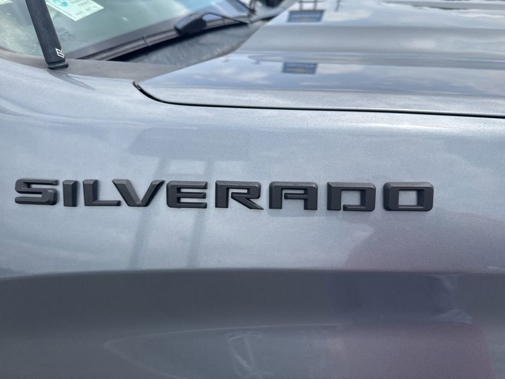 Used 2020 Chevrolet Silverado 1500 Custom w/ Custom Value Package AWD/4WD image 3