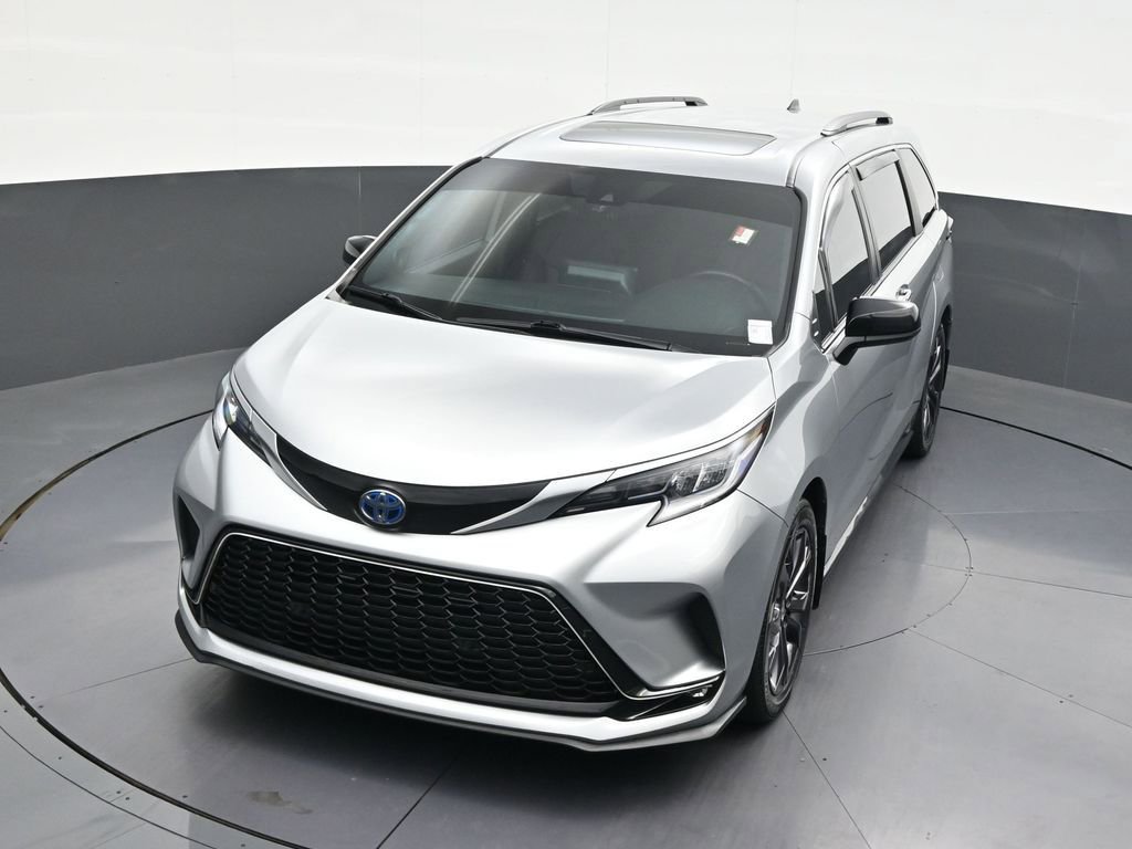 Used 2024 Toyota Sienna XSE w/ XSE Plus Package FWD image 25