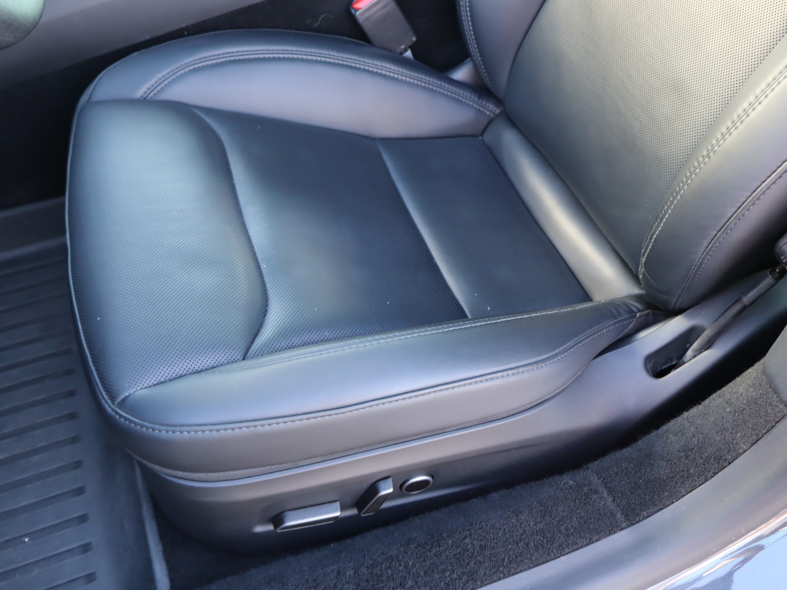 Used 2025 Tesla Model 3 Long Range RWD image 18