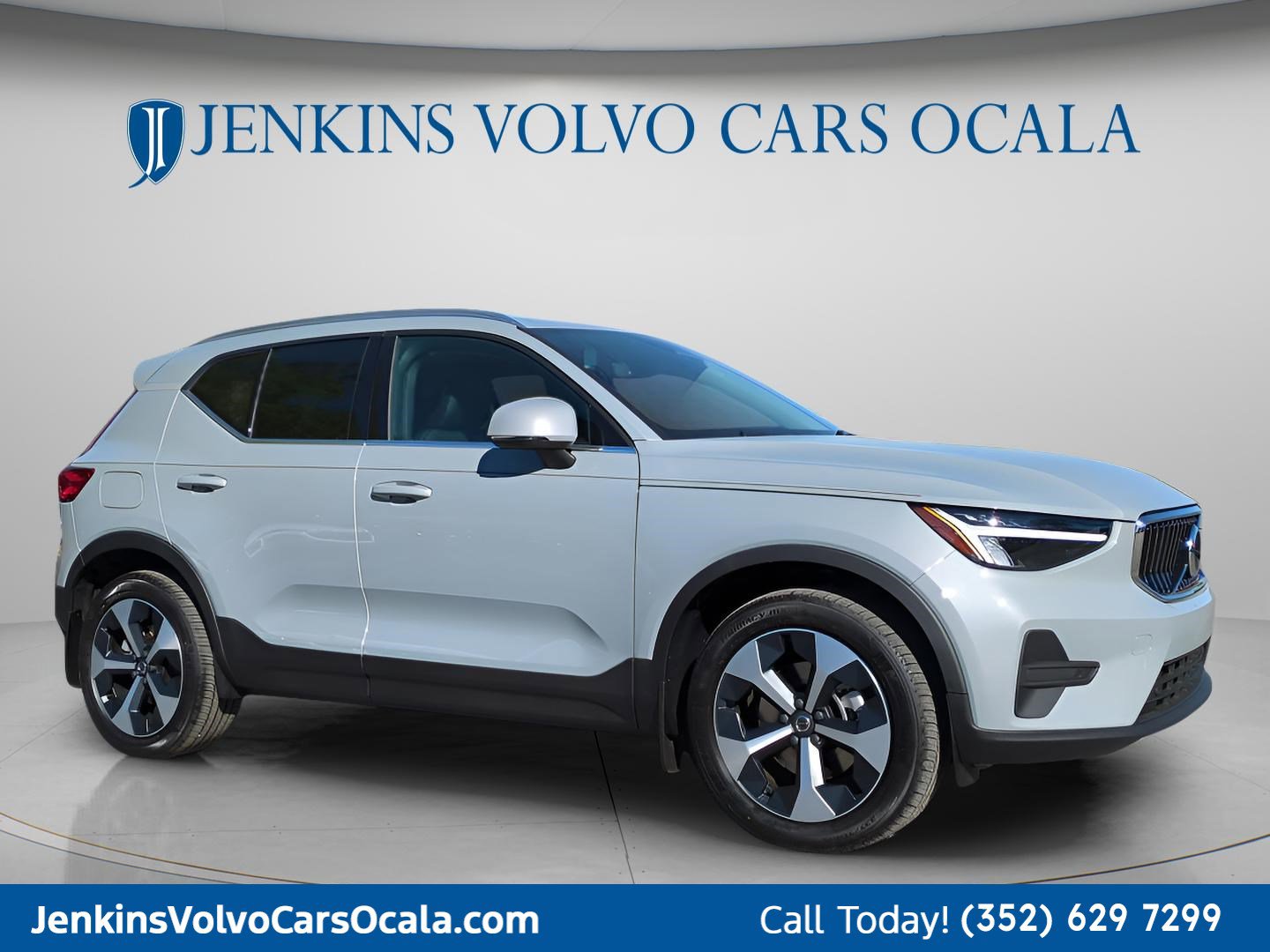 New 2025 Volvo XC40 B5 Core w/ Protection Package Premier image 1