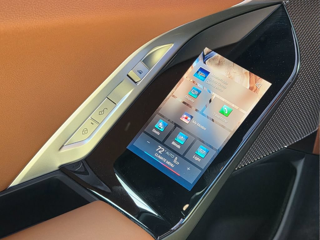 Used 2025 BMW i7 xDrive60 AWD/4WD image 18