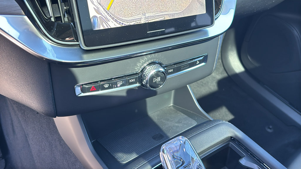 New 2027 Volvo XC90 B6 Plus AWD/4WD image 22