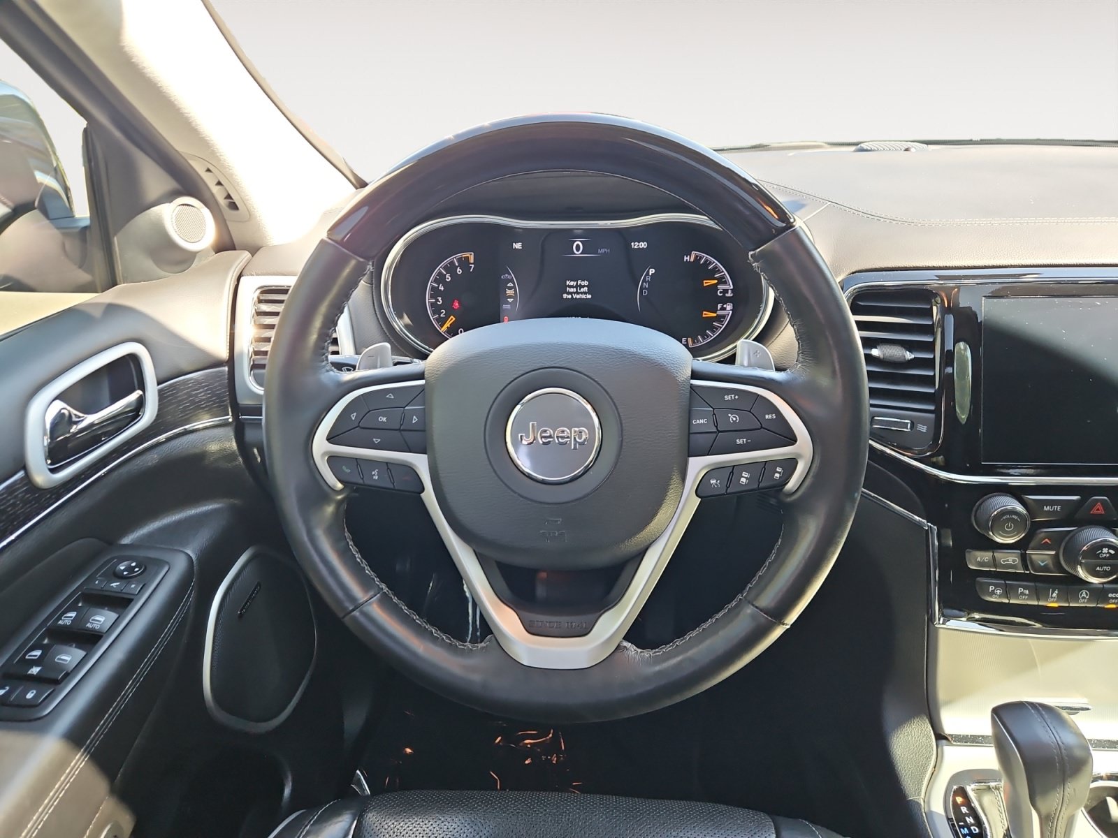 Used 2019 Jeep Grand Cherokee Summit AWD/4WD image 12