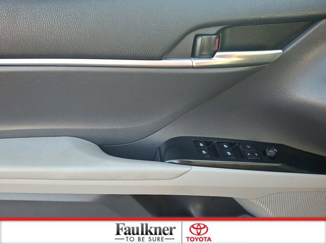 Certified 2020 Toyota Camry SE image 12