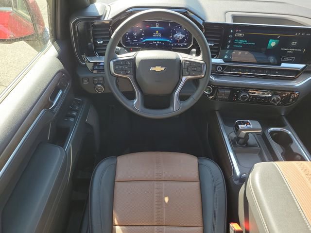 Used 2025 Chevrolet Silverado 1500 High Country AWD/4WD image 11