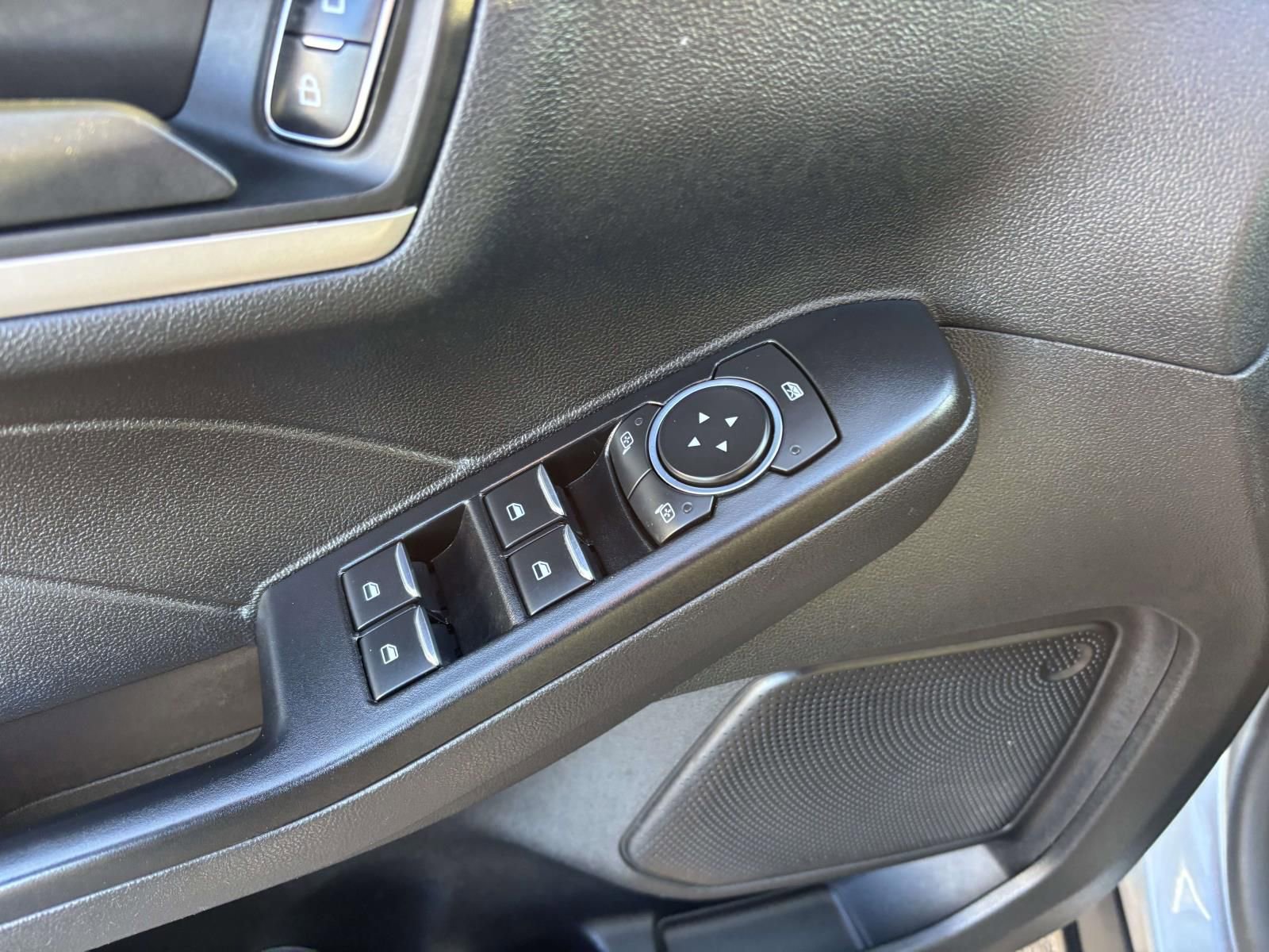 Certified 2022 Ford Escape SE w/ SE Sport Appearance Package image 15