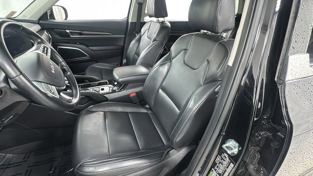 Used 2025 Kia Telluride S image 10