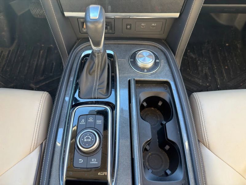 Used 2021 Nissan Armada SV w/ SV Appearance Package image 19