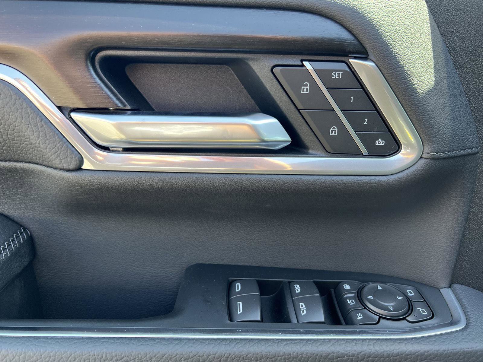 New 2026 GMC Sierra 2500 Denali w/ Denali Reserve Package image 17