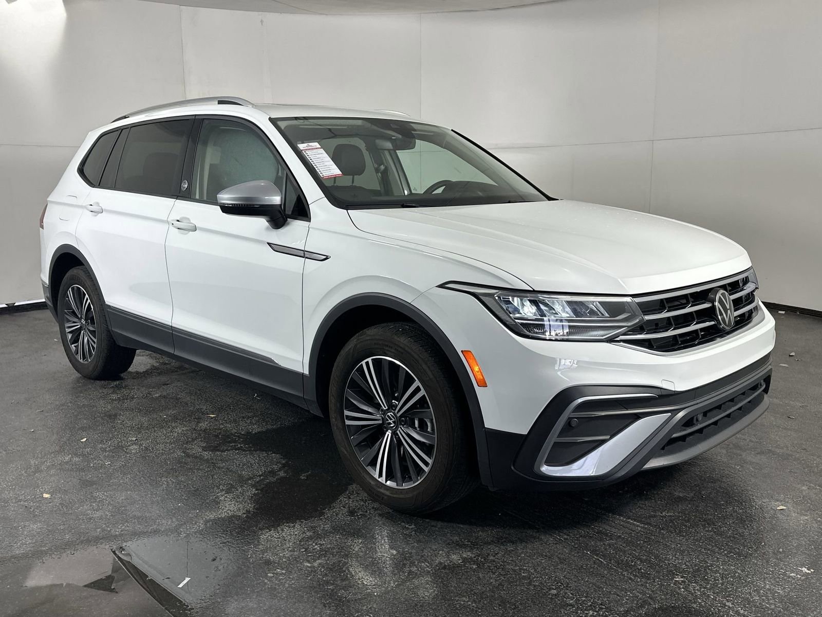 Used 2024 Volkswagen Tiguan Wolfsburg Edition image 3