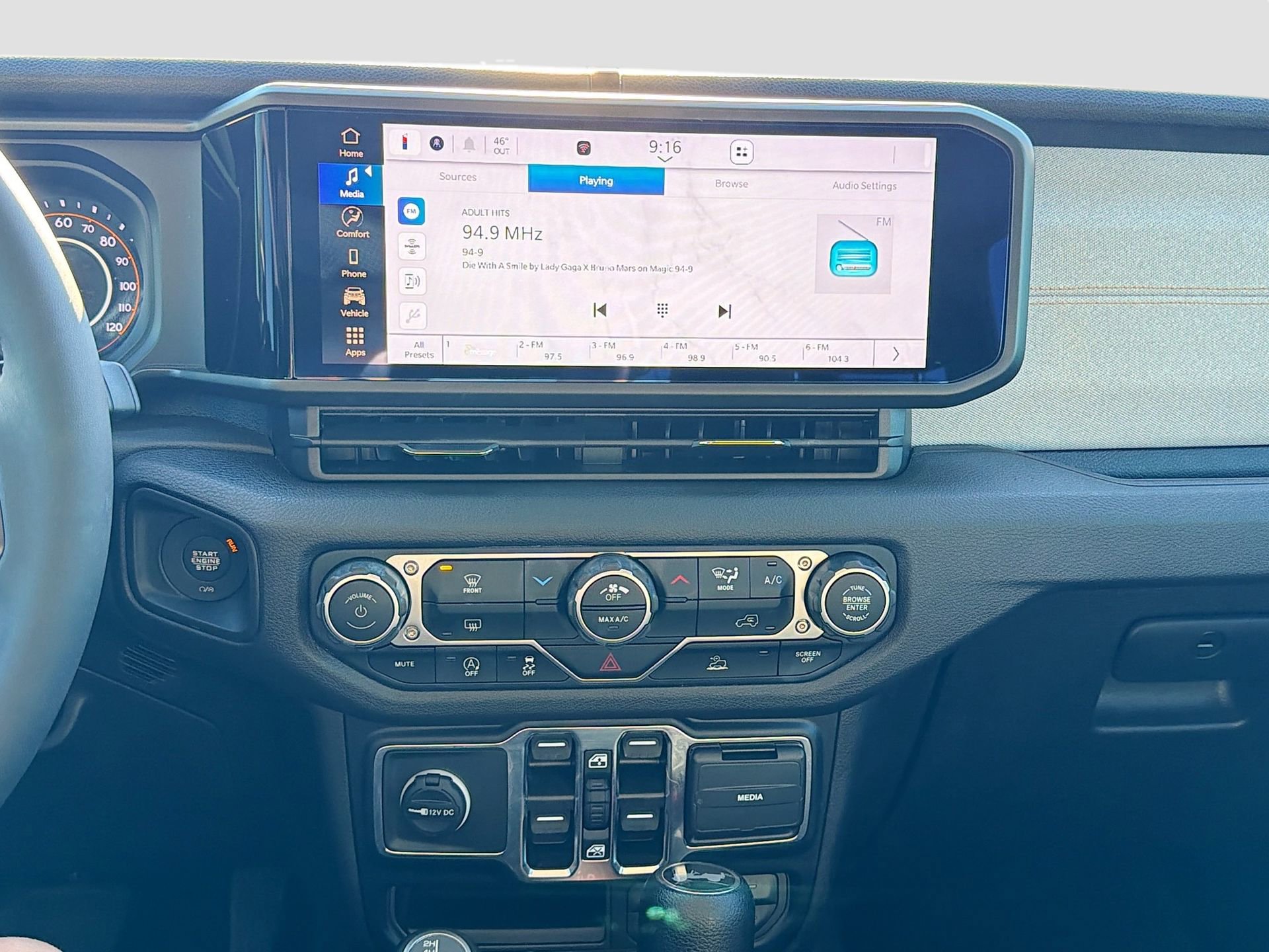 Used 2024 Jeep Wrangler Sport S image 28