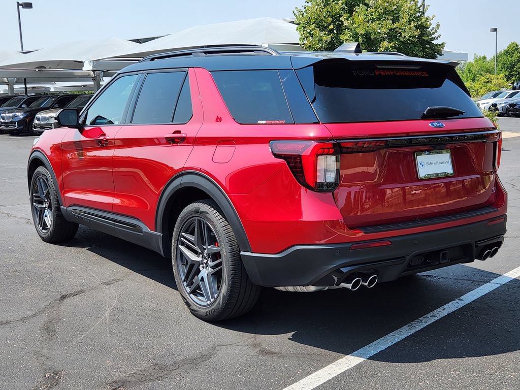 Used 2025 Ford Explorer ST AWD/4WD image 3