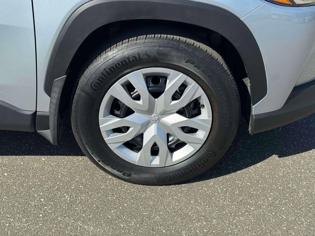 Used 2023 Toyota Corolla Cross L AWD/4WD image 9