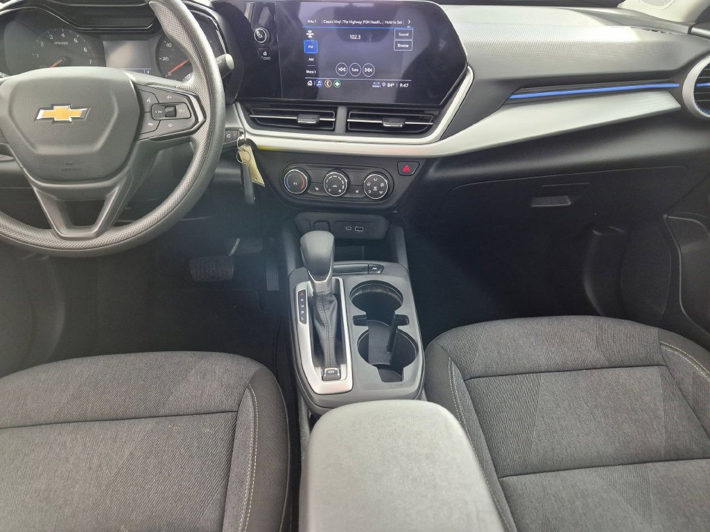 Used 2024 Chevrolet Trax LS w/ LS Convenience Package FWD image 21