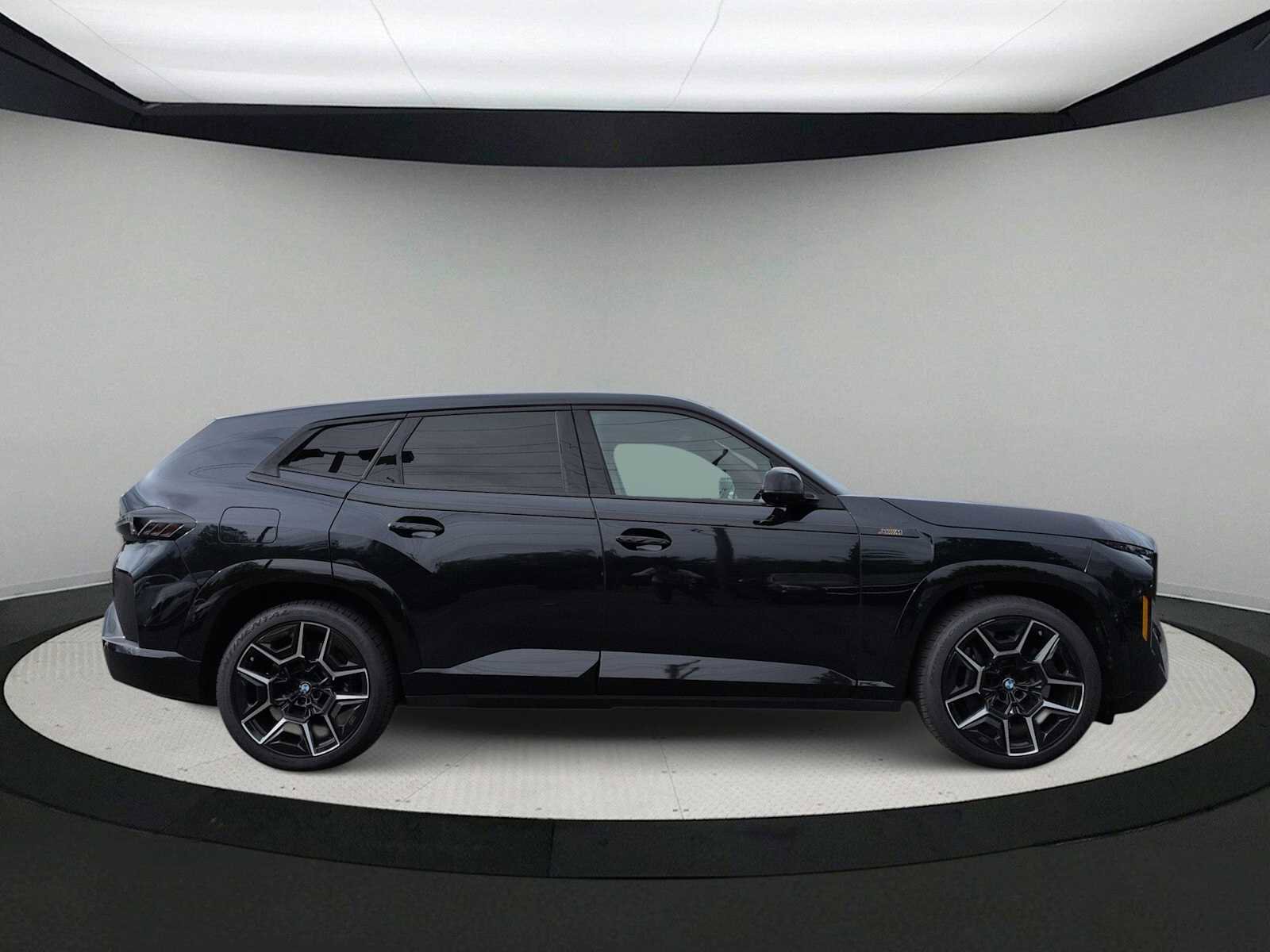 Used 2023 BMW XM image 9