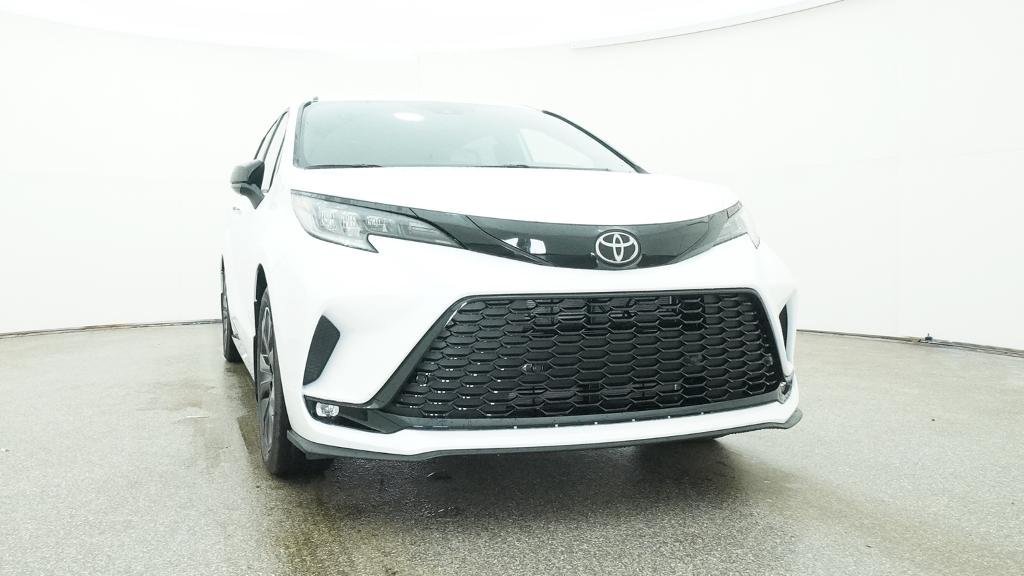 New 2026 Toyota Sienna XSE FWD image 7