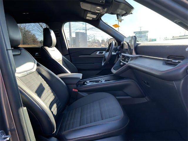 Used 2025 Ford Explorer ST-Line AWD/4WD image 24