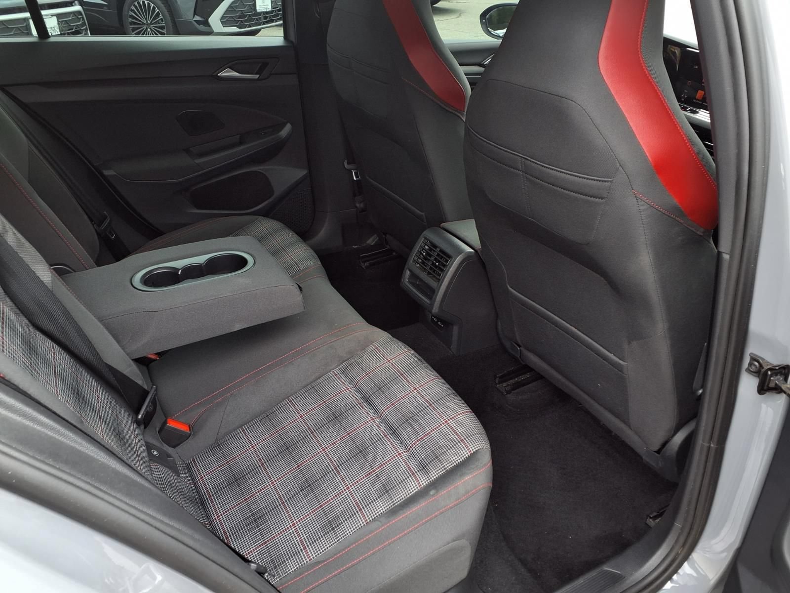Used 2022 Volkswagen GTI SE FWD image 20