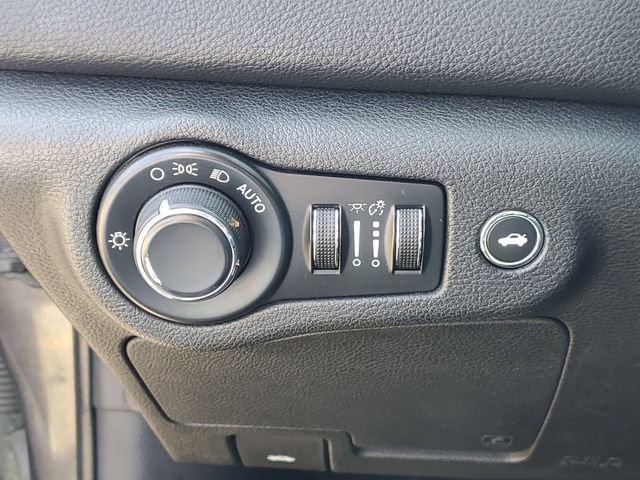 Used 2016 Chrysler 200 Limited image 13