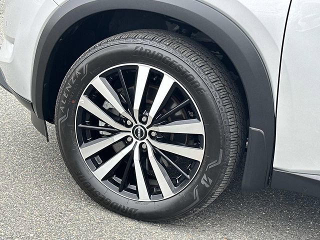 Used 2024 Nissan Pathfinder Platinum image 8