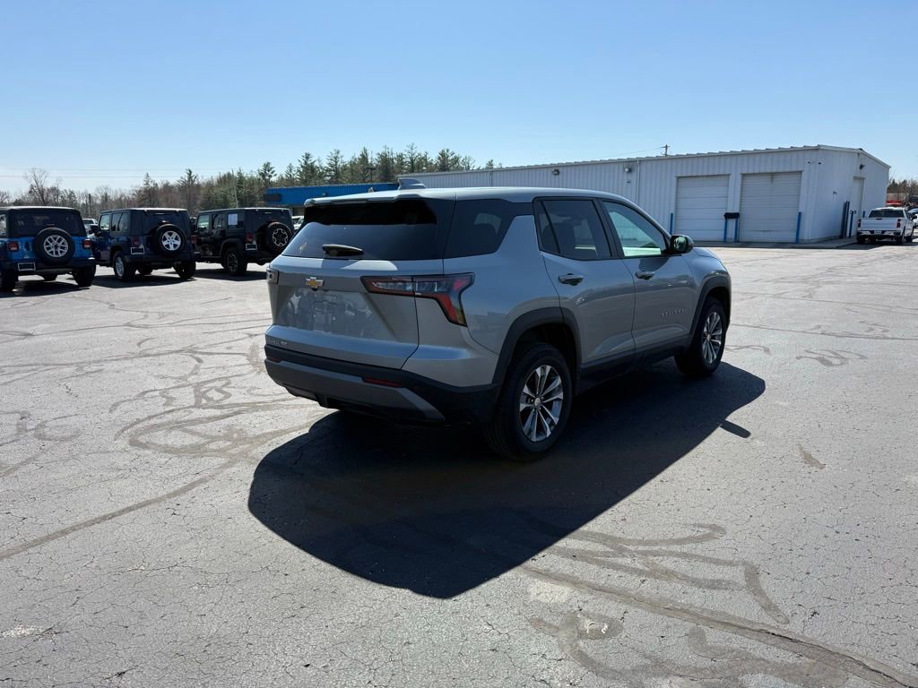 Used 2026 Chevrolet Equinox LT AWD/4WD image 3