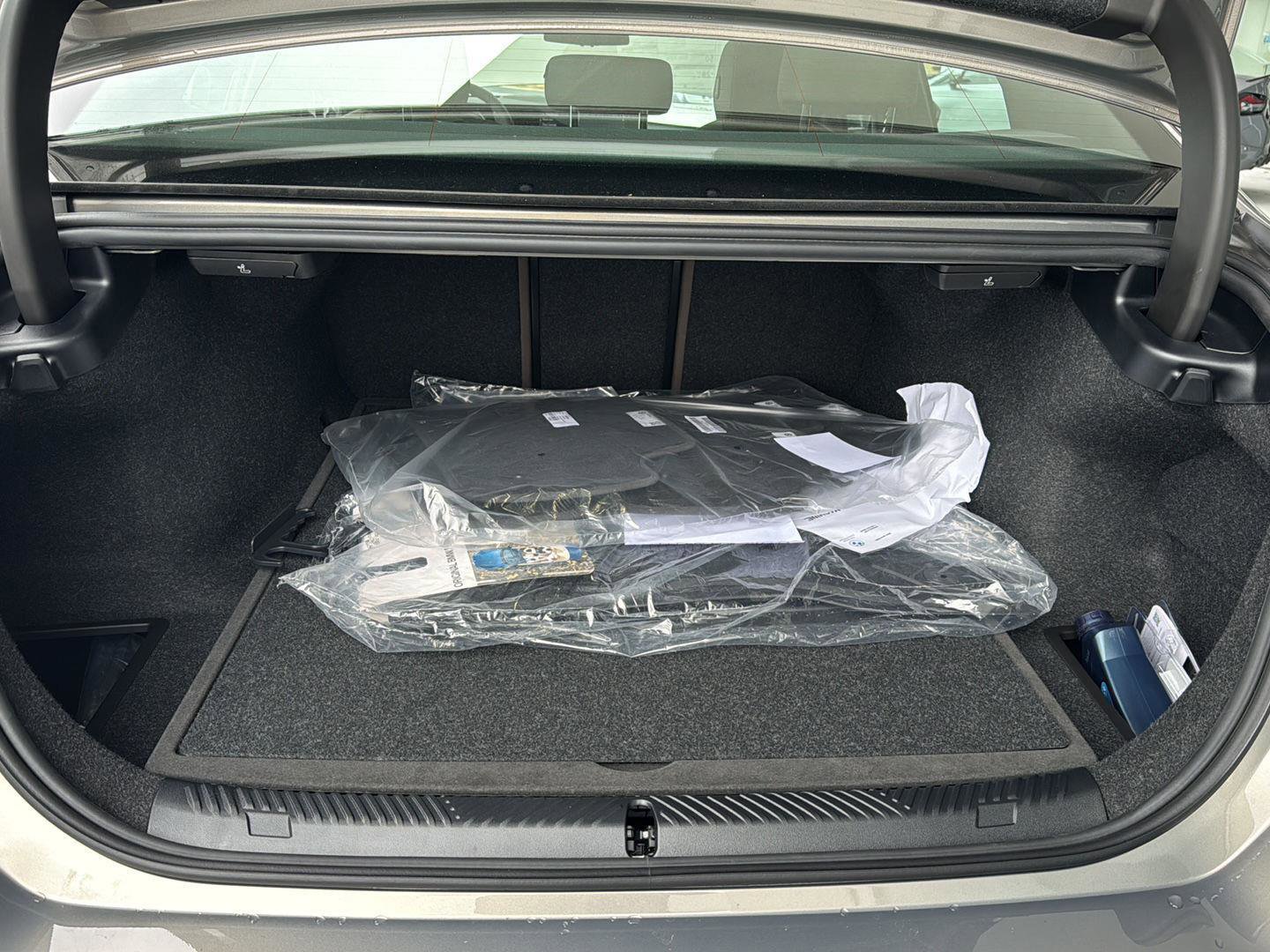 New 2026 BMW 540i xDrive w/ M Sport Package image 29